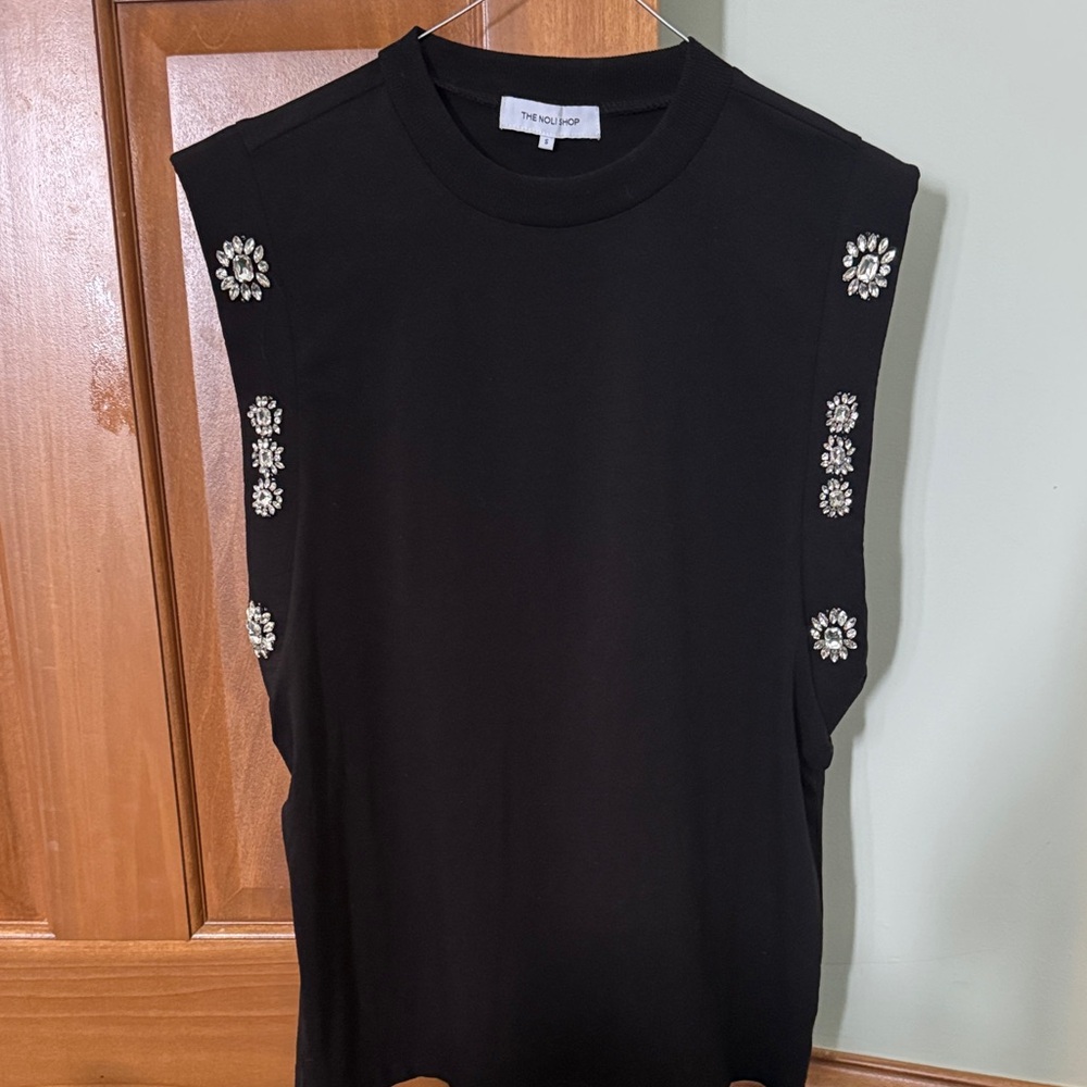 Noli  top with Sparkling Accents